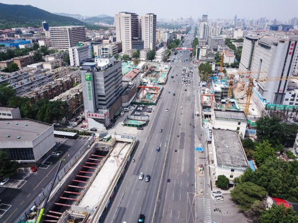 杨方策略 向着年底通车的目标奋进，济南地铁4号线绿色施工进行中