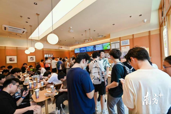 实配网配资 新茶饮“五一”表现亮眼，有门店销量激增3000%