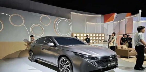 中金宸大 2026款天籁卷土重来，合资老将玩起运动牌，18万能买四门轿跑